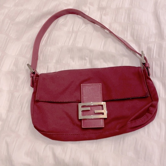Fendi Handbags - Fendi Baguette